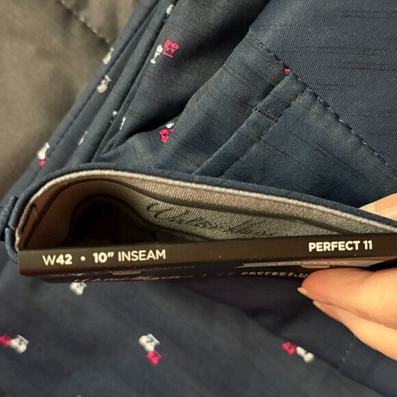 Walter Hagen Men's Perfect 11 "Mini Carts" 10" Golf Shorts - Size: 42 - NWT - Picture 13 of 14